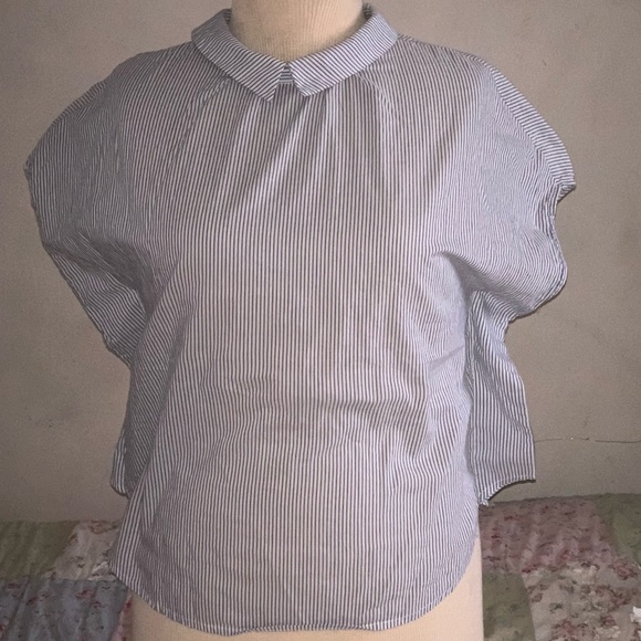 Backwards button-up shirt size 10-12 - Picture 2 of 13